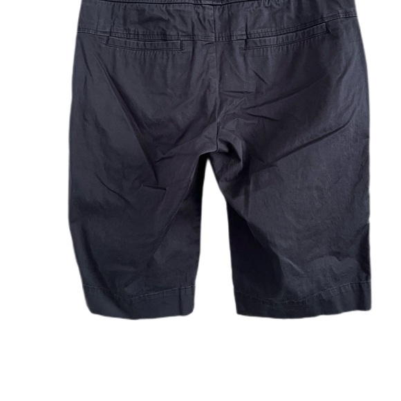 Vince shorts, Bermuda walking length, 13” inseam, size 4. Navy, pockets VGUC - Picture 2 of 7